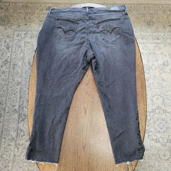 Levi's 711 Skinny Rawcut Hem Hi Rise Embroidered Jeans Size Women's 24W - Picture 7 of 15